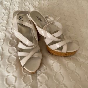 Women’s strappy heel with platform